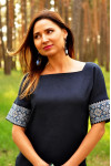 Лляна сукня прямого крою з вишивкою Лляна сукня прямого крою з вишивкою